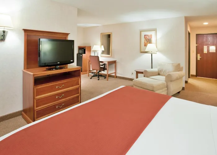 Seasons & Hotel 3*