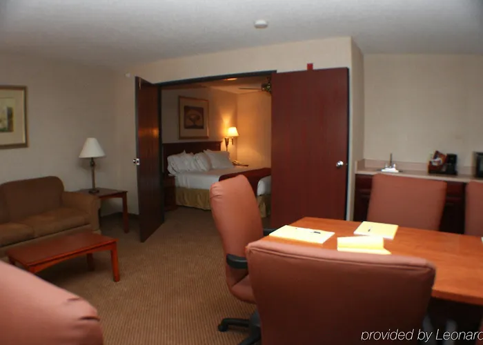 Seasons & Hotel 3*
