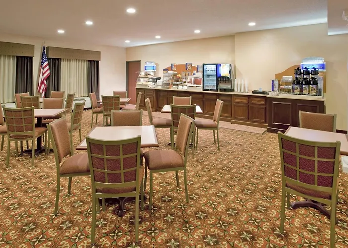 Seasons & Hotel Highland